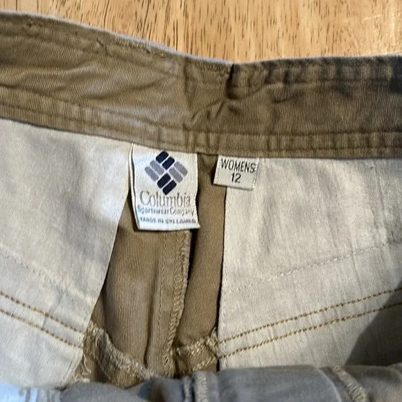Vintage Columbia Hiking Shorts - Picture 4 of 7